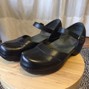 Dansko Black Leather Size 37